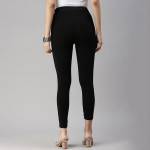 Women Black Solid Three-Fourth Length Leggings